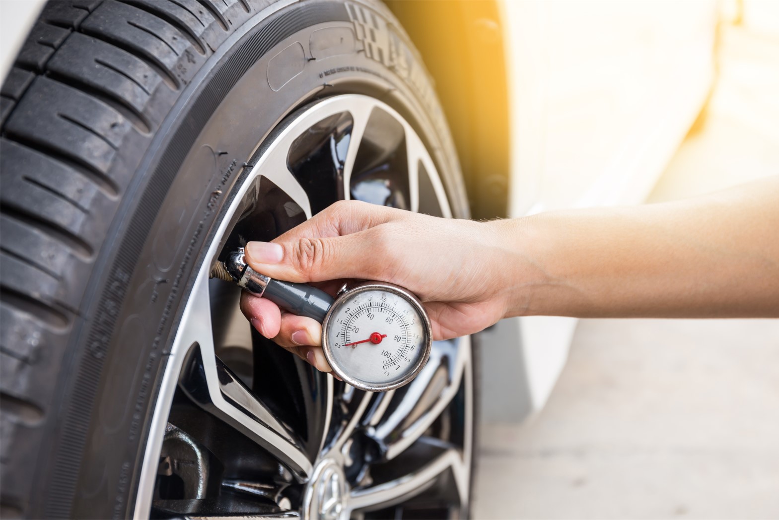 Are You Using Your Tire Air Pressure Gauge the Right Way?