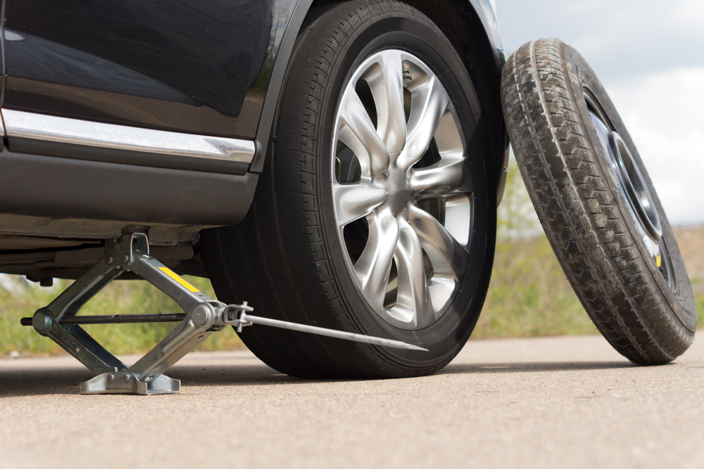 A Step-By-Step Guide to Change a Tire