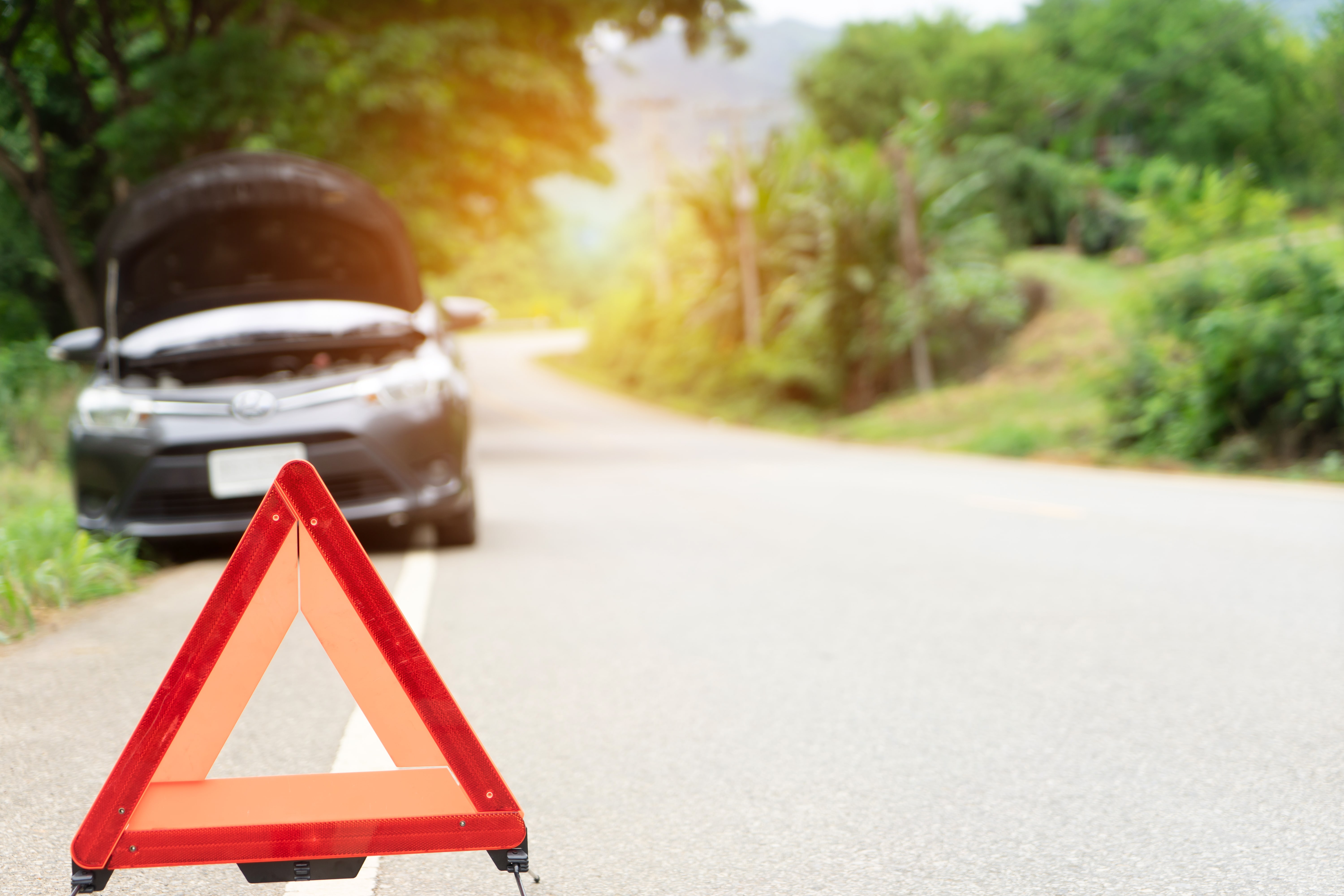 The 3 Most Common Reasons Cars Breakdown (And What Teen Drivers Need to Do When it Happens)